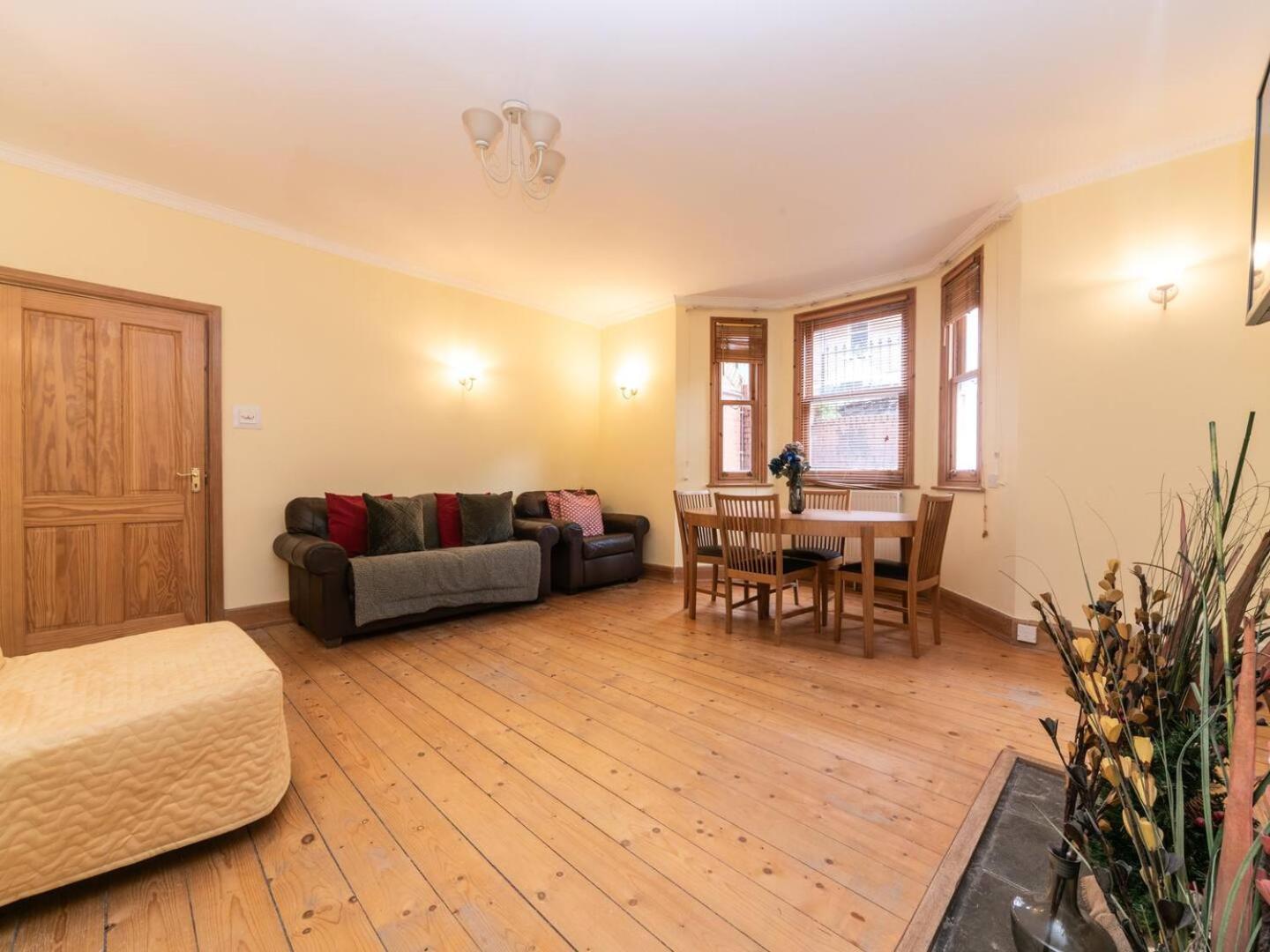 Garden Flat With A Heath Views & Skyline * Londra