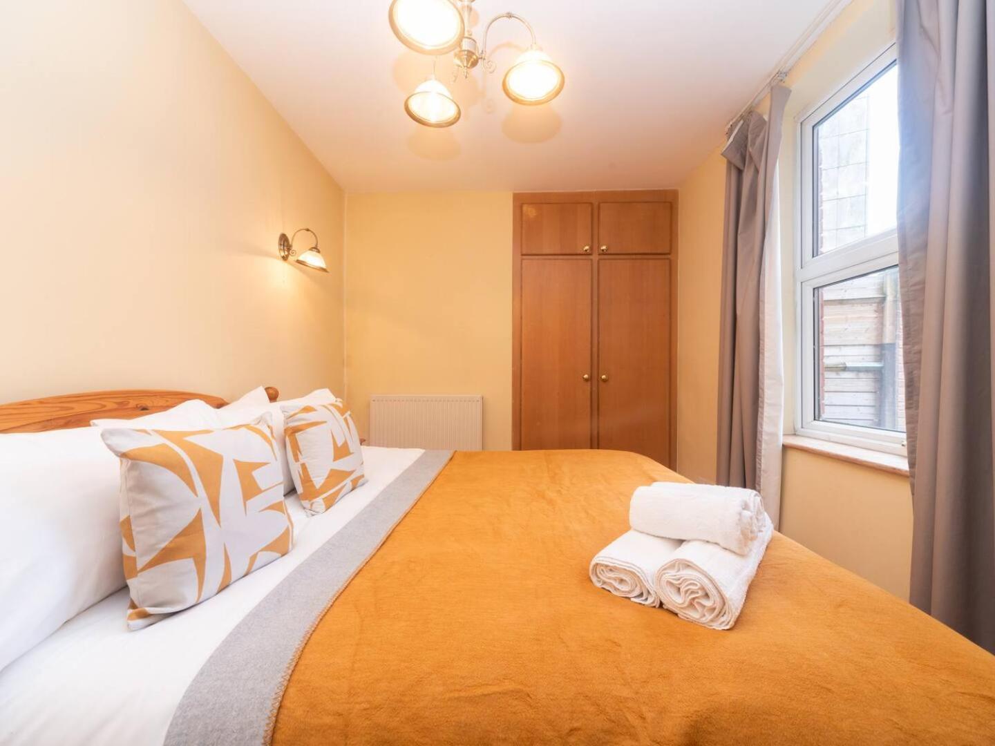 Appartamento Garden Flat With A Heath Views & Skyline Londra