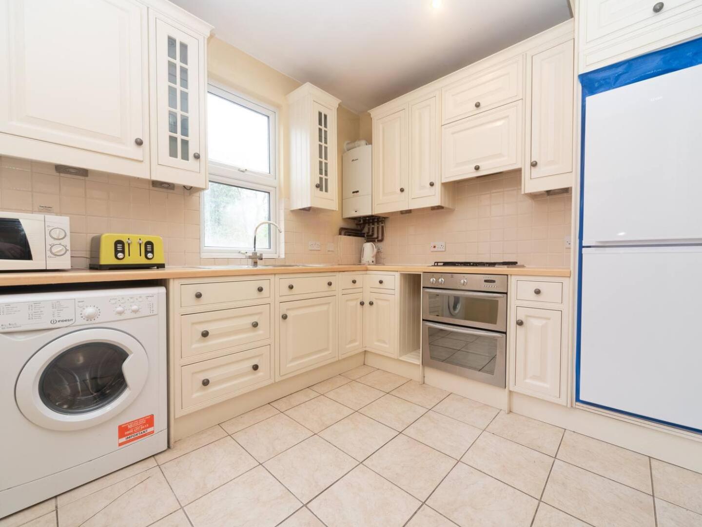 Garden Flat With A Heath Views & Skyline * Londra